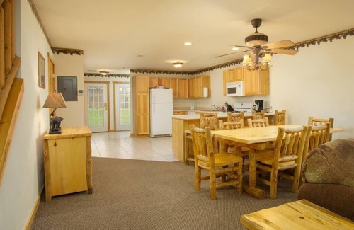 Oglesby Cabine | STARVED ROCK (3GJ) - 2BR 2BA cabine rustique dans un cadre magnifique