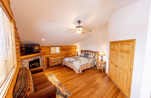 Oglesby Cabine | Starved Rock Cabin in the Woods ! Starved Rock State Park IL