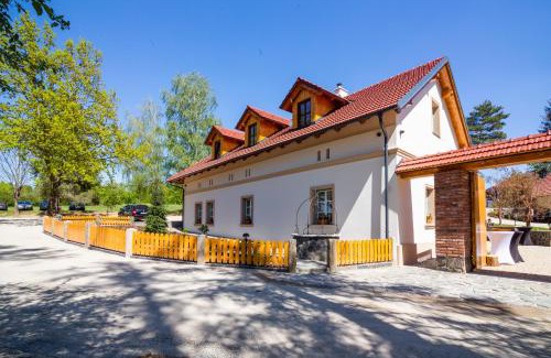 Hostacov Maison | Statek Hostačov
