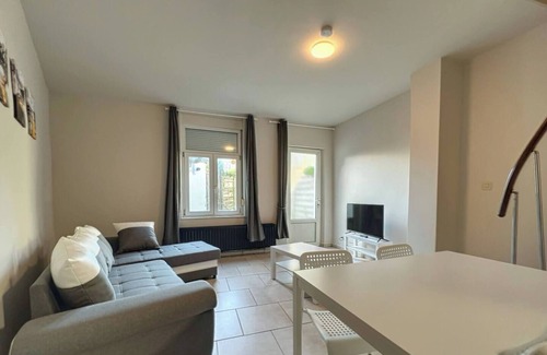Ransart Appartement | Station 173A Brussels-Charleroi-ai