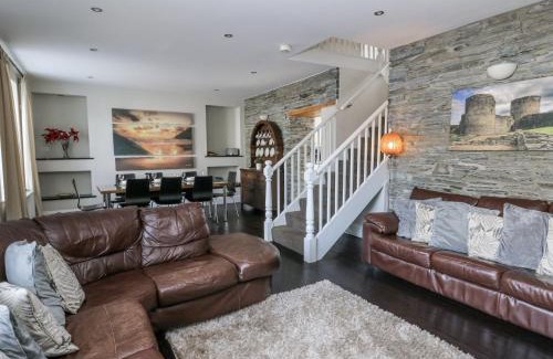 Cilgerran Maison | Station Hall