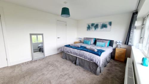 Rayleigh Maison | Station Heights