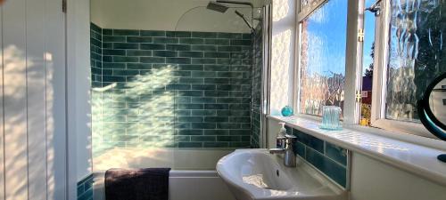 Rayleigh Maison | Station Heights