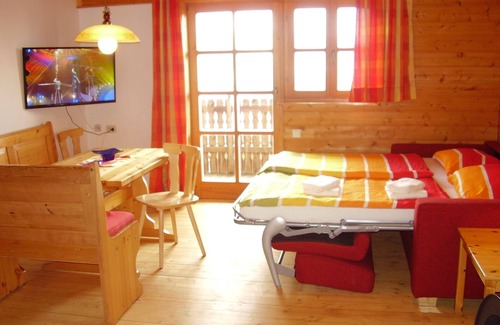 Hochkrimml Appartement | Staudi's ski hut Top10 vacation apartment right on the slopes