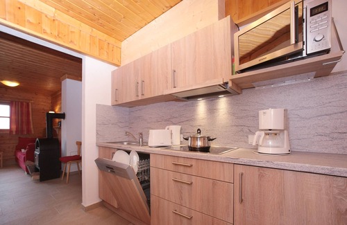 Hochkrimml Appartement | Staudi's ski hut Top7 in hut style directly on the piste Wood-burning stove