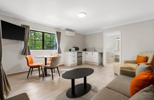 Fenton Street Hôtel | Stay 280 & Stay 284 Rotorua - Refurbished Modern Accommodation