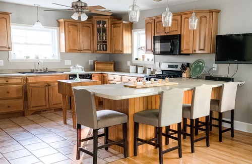 Oneonta Maison | Stay a line drive away from Cooperstown All Star Village!