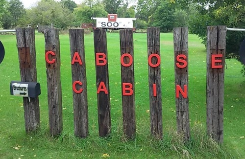 Sparta Cabine | Stay aboard a Caboose!