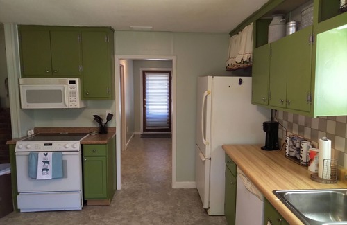 Johnson County Maison | Stay and play, home on private lake and acreage