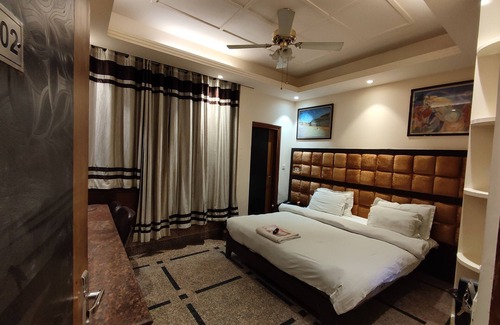 Sector 70 Hôtel | Stay At 203