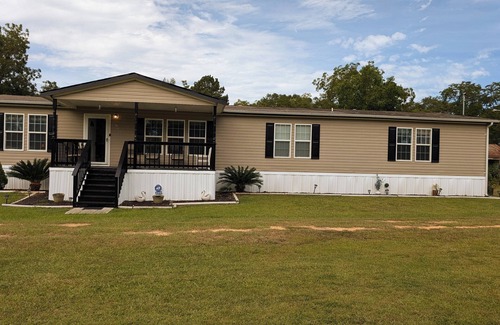 Valley Grande Maison | Stay at a 4-bedroom Unique Historic Landmark just outside of the city of Selma.