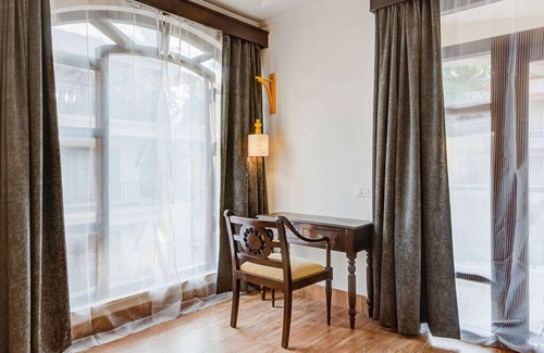 Gauravaddo Villa | Stay at a Luxurious 14 Bedroom Villa in Calangute with Pool, Jacuzzi, Mini Golf