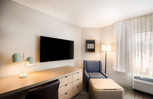 Exchange Place North Hôtel | Stay at a Modern Unit with Full Kitchen, Pet-friendly, Self-Parking!