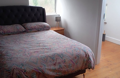 Annascaul Appartement | Stay at Aidos Apartment in Annascaul Village on Dingle Camino Dingle Way -