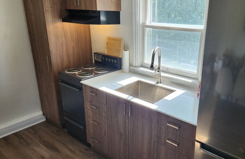 Kitchener Appartement | Stay at Lakeside (close to St Mary's Hospital)