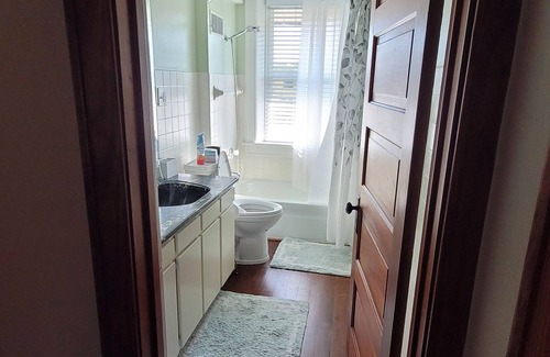 Pilot Grove Autre | Stay at our recently renovated, beautiful, rural Iowa Farmhouse