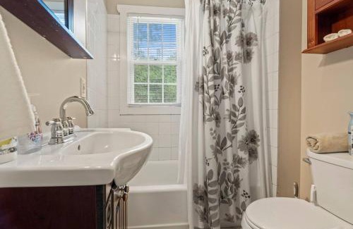 Wayne Maison | # Stay At Our Tasteful, Private, & Elegant Abode #