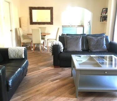 Wimborne Maison | Stay at The lodge set in the grounds of a beautiful Manor House