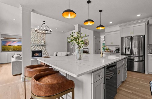 Lee's Summit Maison | Stay at Whispering Pines