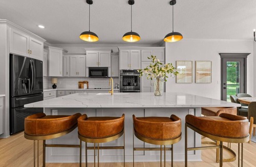 Lee's Summit Maison | Stay at Whispering Pines