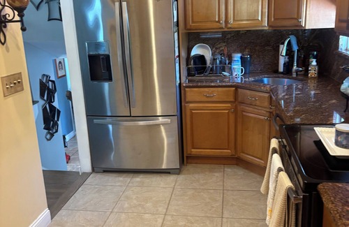 Plainview Maison | Stay Close to Ryder Cup: Cozy 3BR Home w/Backyard – 2 Miles to Bethpage