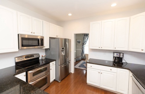 Buechel Maison | GREAT LOCATION! Shopping, dining very close.Easy, quick access to expressways.
