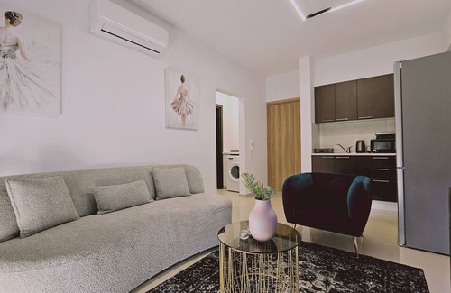 City Centre Appartement | STAY Cosmo City Suite 502