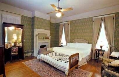 Fairfield Historic District Lit Et Petit-Déjeuner | Stay Fairfield - Fairfield Place and Fairfield Manor Bed & Breakfast