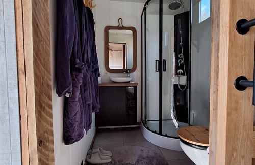 Andenne Lit Et Petit-Déjeuner | Séjour à 2, dans un micro-lodge cosy au cœur de la nature avec jacuzzi privé.