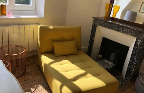 Saint-Jean-aux-Bois Appartement | Stay in a chateau! 4 bedroom apartment with private pool near Paris!