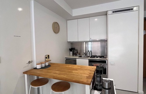 St Kilda Appartement | Stay in Melbourne's favourite beachside playground with Free Secure Parking