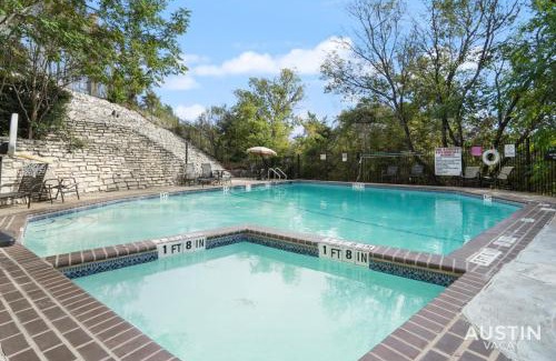 Northwest Hills Village Maison | Stay Longer in Austin King Suite and Poolside Fun!