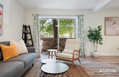 Northwest Hills Village Maison | Stay Longer in Austin King Suite and Poolside Fun!