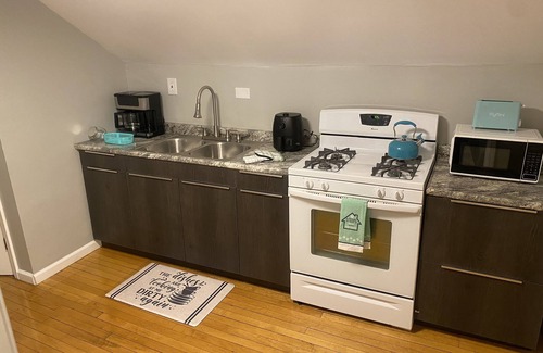 Washington Heights Appartement | Stay near family or close to downtown, this loft in Beverly has it all!