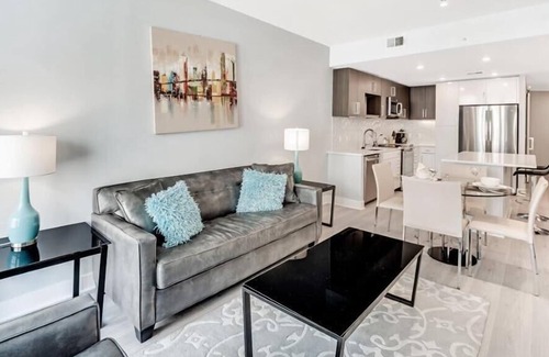 Woodmont Triangle Appartement | Stay near Metro! Kitchen, Pool & Spa | nr Downtown & Parks