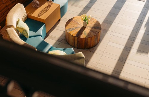 Harbor Hôtel | Stay Near The Bustling Port of Long Beach | Amazing Hotel w/ Heated Pool