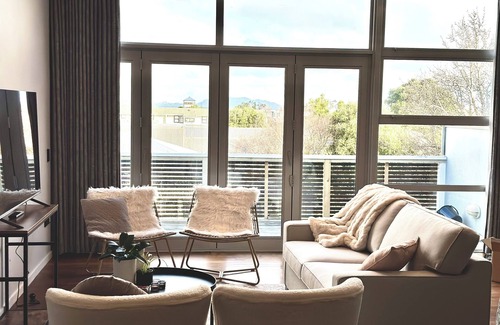 Petone Appartement | Stay on Jackson - quiet retreat in the centre on Petone
