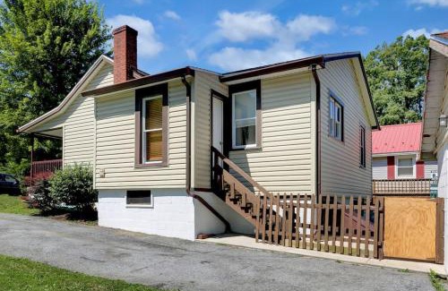 Duncannon Maison | Stay On State - 15 Min to Harrisburg, 30 Min to Carlisle 2BR tastefully decorated