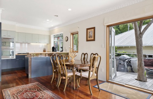 Miramar Maison | Stay over the Harbour - Beautiful Miramar Villa