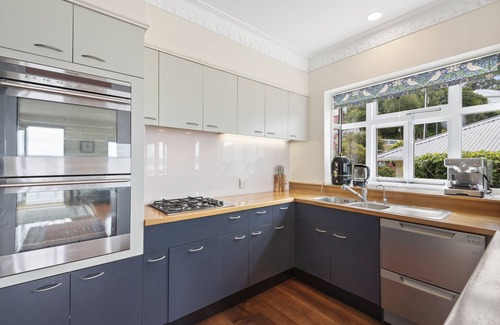 Miramar Maison | Stay over the Harbour - Beautiful Miramar Villa
