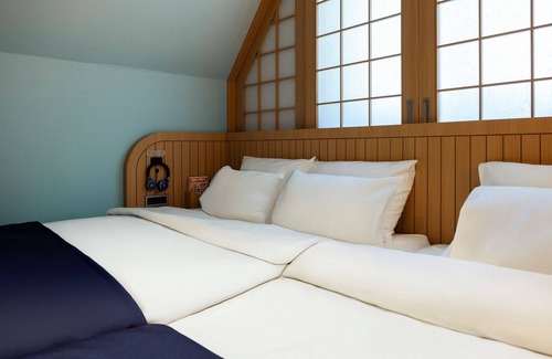 Guri Hôtel | Stay Passport Airplane Guri