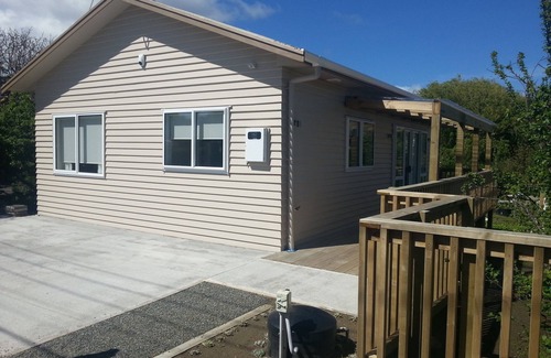 Paraparaumu Beach Cottage | Quédese, juegue, descanse, relájese - ** TARIFAS ESPECIALES 7+ y 28+ NOCHES **