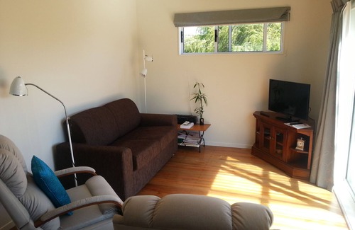 Paraparaumu Beach Cottage | Quédese, juegue, descanse, relájese - ** TARIFAS ESPECIALES 7+ y 28+ NOCHES **