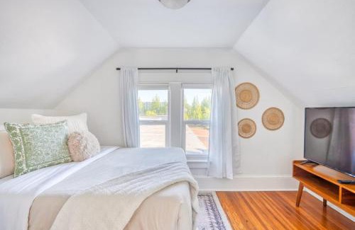 King Maison | Stay Portland - The Garden Cottage on Garfield - 91 WalkScore