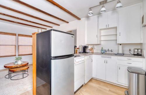 Irvington Appartement | Stay Portland - The Garden Cottage on Broadway- 94 WalkScore