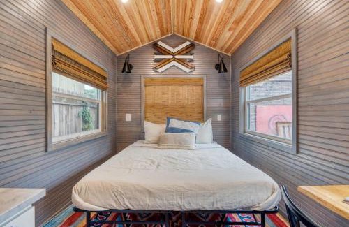 Hosford-Abernethy Maison | Stay Portland - Tiny Aztec - Walk to Local Shops & Restaurants