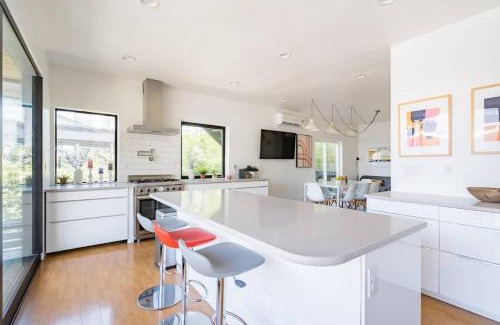 Alphabet Historic District Maison | Stay Portland - Unique 8 BR Private Home in Pearl District