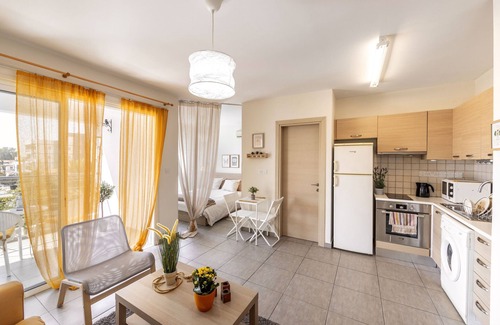 Lykabittos Appartement | STAY Sunflower Delight Studio