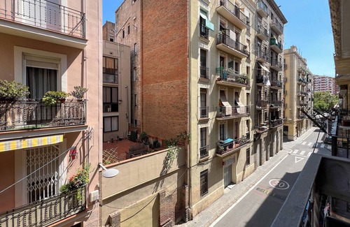 Sants-Badal Appartement | Authentic and cute apartment near camp Nou