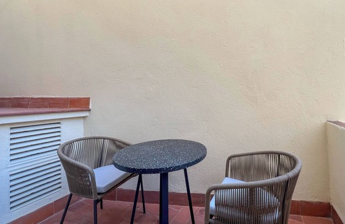 Sant Gervasi – la Bonanova Appartement | Modern apartment for 7 with patio in Barcelona
